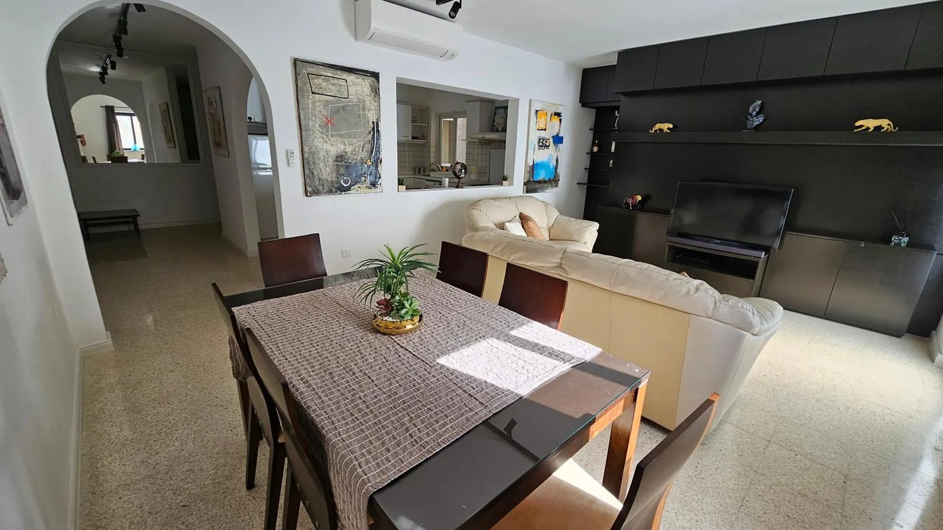 3 Bedroom Apt In Prime Location 5M Away From Beach Is-Swieqi Apartment